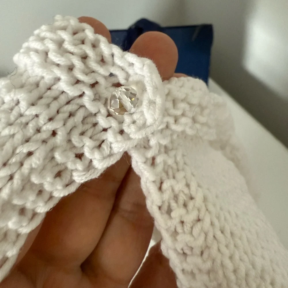 White Knitted Babygirl collar - Picture 2 of 2